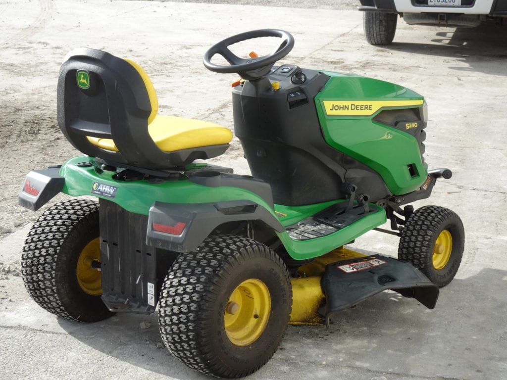 Main image John Deere S240