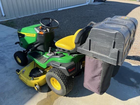 Image of John Deere S240 equipment image 4