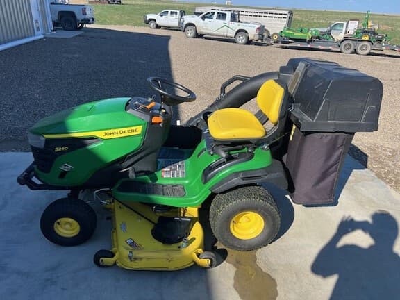 Image of John Deere S240 Primary image