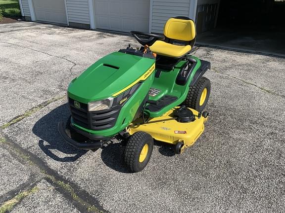 Image of John Deere S240 equipment image 1