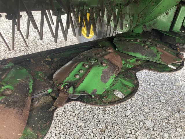 Image of John Deere S250 equipment image 4