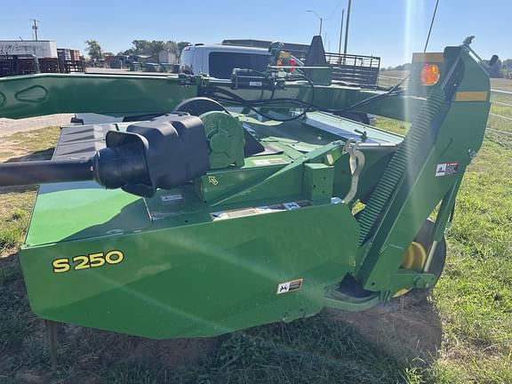 Image of John Deere S250 equipment image 3