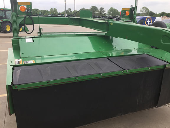 Image of John Deere S300 equipment image 4