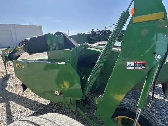Image of John Deere S300 equipment image 4