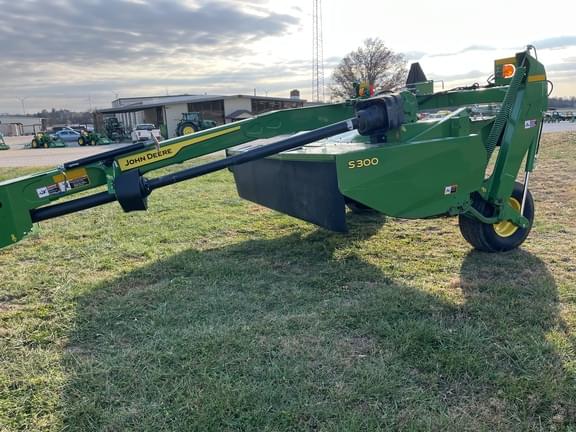 Image of John Deere S300 equipment image 1