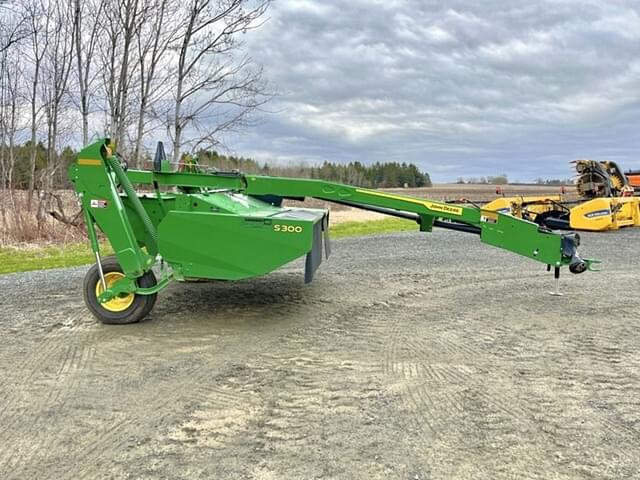 Image of John Deere S300 equipment image 2