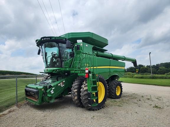 Image of John Deere S760 equipment image 1