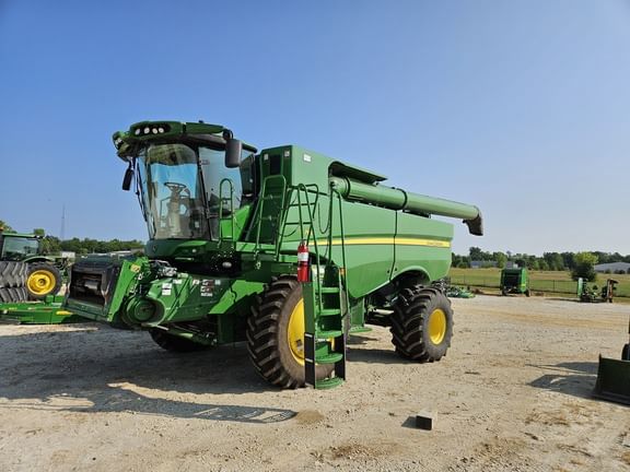 Main image John Deere S760