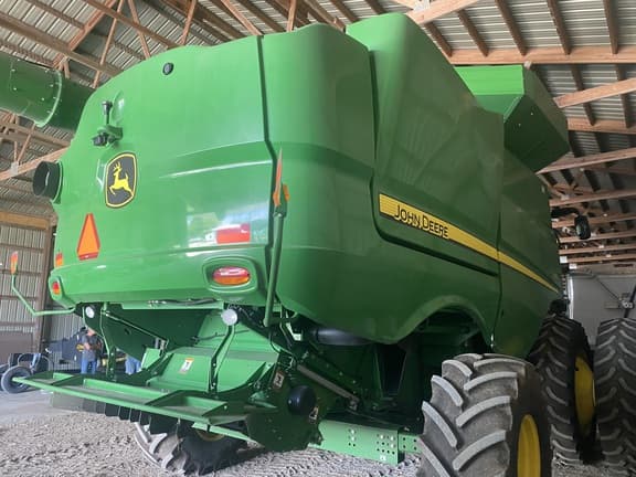 Image of John Deere S760 equipment image 1