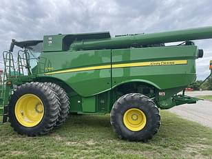 Main image John Deere S760 3