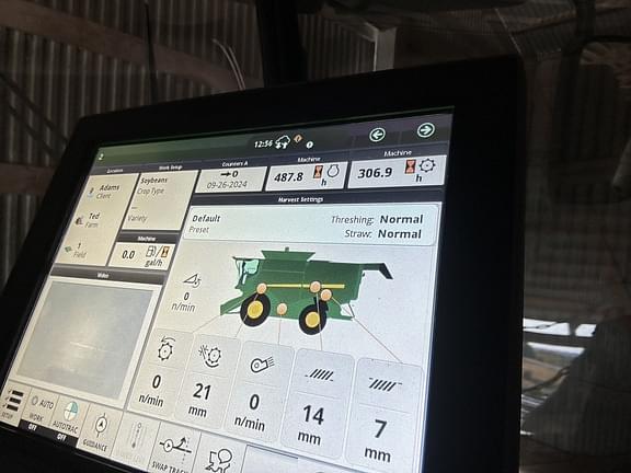 Image of John Deere S760 Image 1