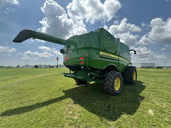 Image of John Deere S760 equipment image 1