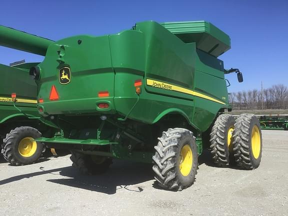 Image of John Deere S760 equipment image 2