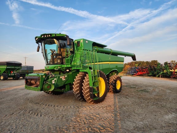 Main image John Deere S760