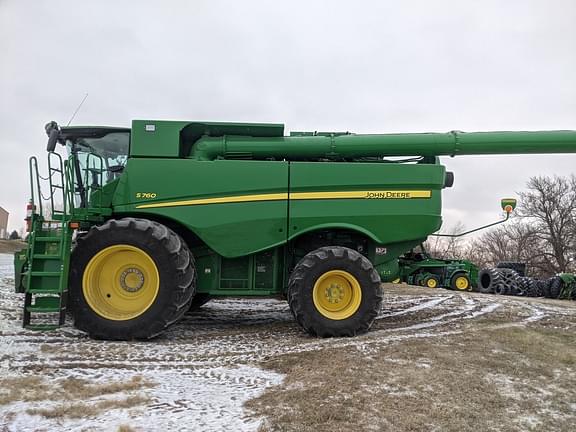 Image of John Deere S760 equipment image 1