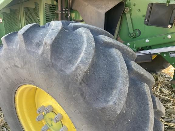 Image of John Deere S760 equipment image 2