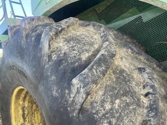 Image of John Deere S760 equipment image 2