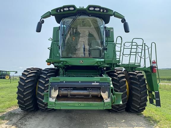 Image of John Deere S760 equipment image 1