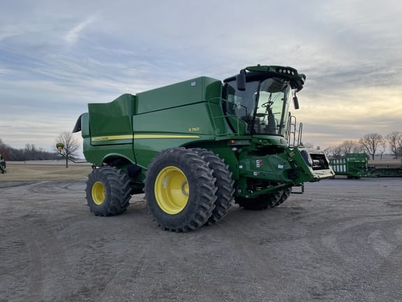 Main image John Deere S760
