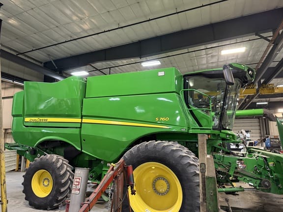 Main image John Deere S760