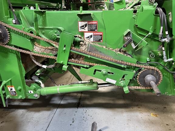 Image of John Deere S760 equipment image 2