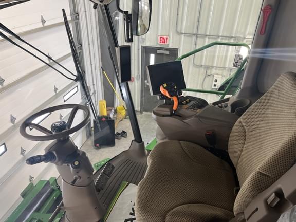 Image of John Deere S760 equipment image 4