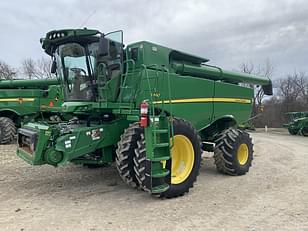 Main image John Deere S760 0