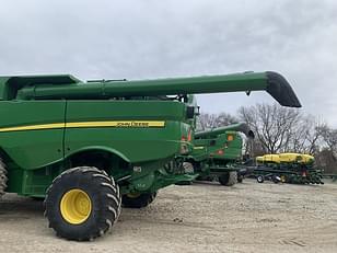 Main image John Deere S760 12