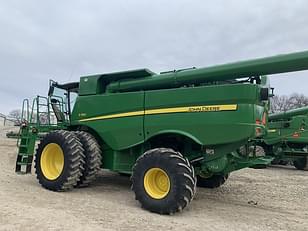 Main image John Deere S760 13