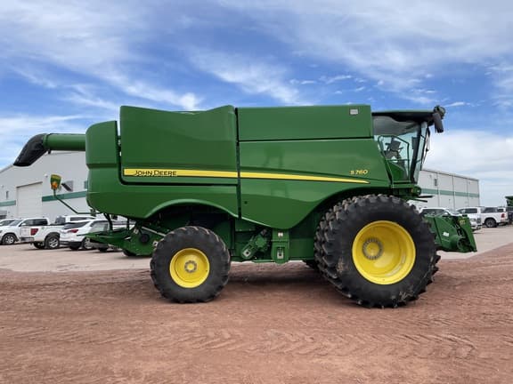Image of John Deere S760 equipment image 1