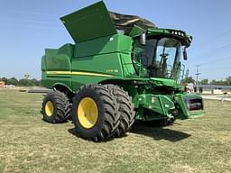 Image of John Deere S770 equipment image 1