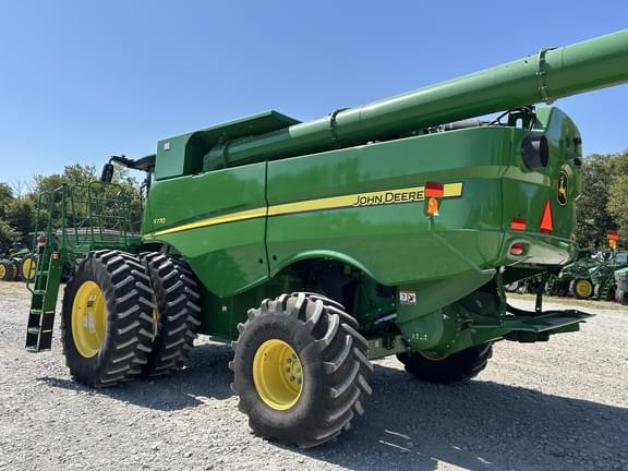 Image of John Deere S770 equipment image 2
