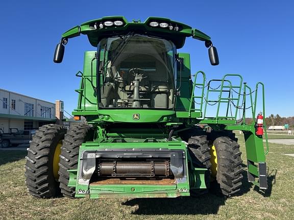 Image of John Deere S770 equipment image 2