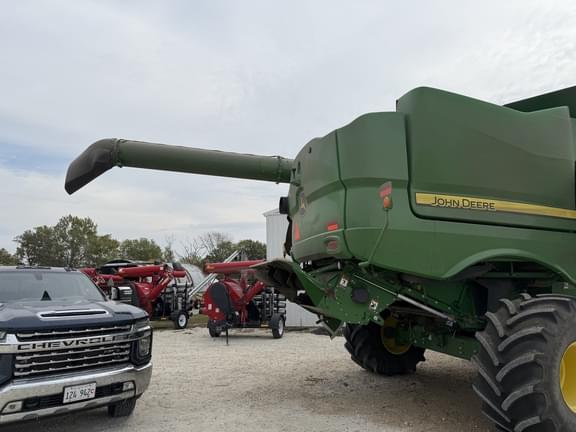 Image of John Deere S770 equipment image 3
