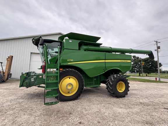 Image of John Deere S770 equipment image 1