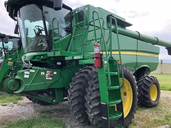 Image of John Deere S770 equipment image 2