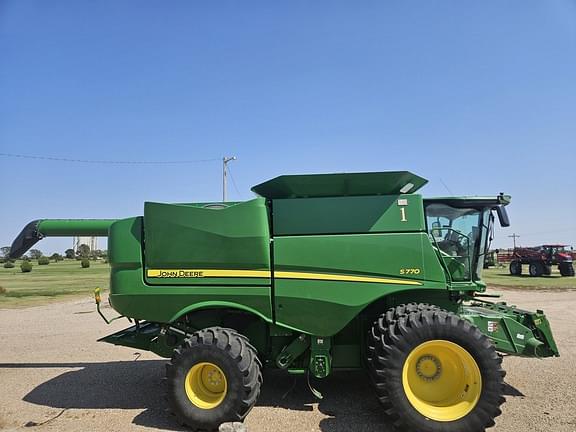 Image of John Deere S770 equipment image 1