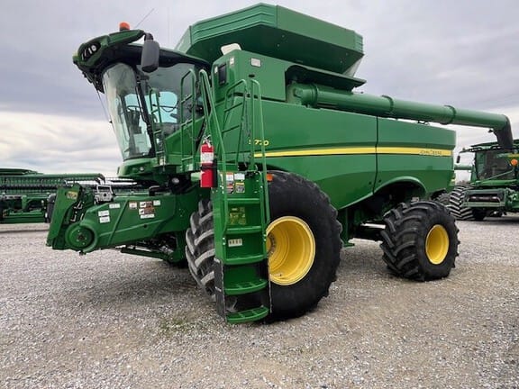 Main image John Deere S770