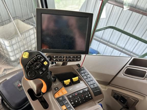 Image of John Deere S770 equipment image 2