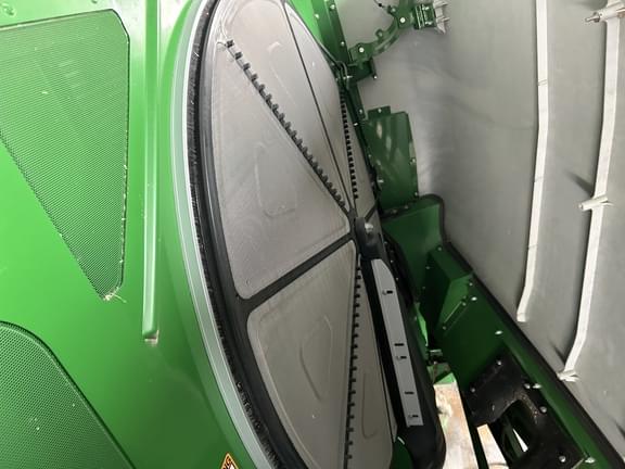 Image of John Deere S770 equipment image 3