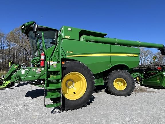 Image of John Deere S770 equipment image 1