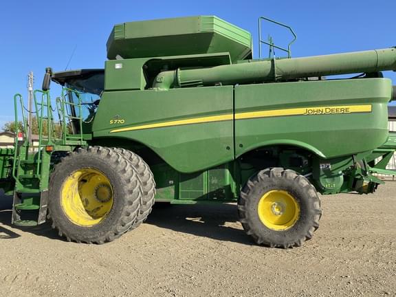 Image of John Deere S770 equipment image 2