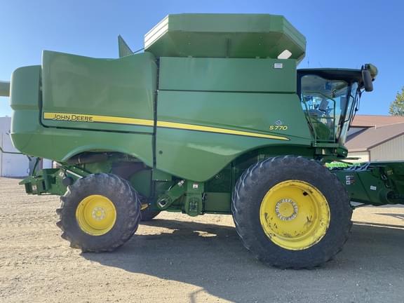 Image of John Deere S770 equipment image 1