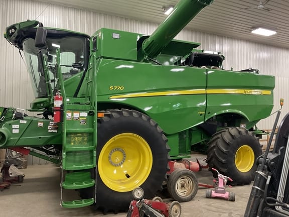 Main image John Deere S770