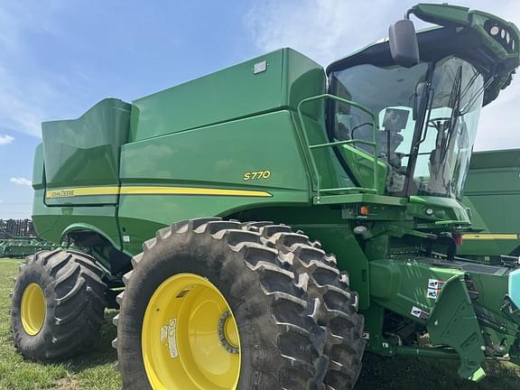 Image of John Deere S770 equipment image 1