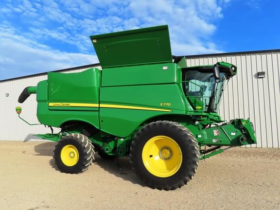 Image of John Deere S770 equipment image 1