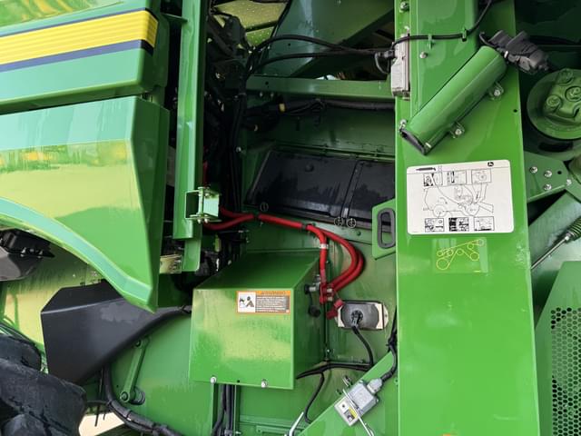 Image of John Deere S770 equipment image 3