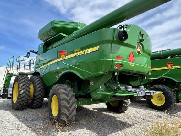 Image of John Deere S770 equipment image 2