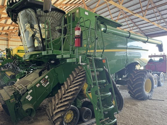 Main image John Deere S770