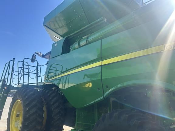 Image of John Deere S770 equipment image 2
